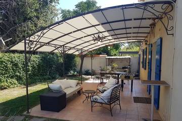 Location de vacances pour 5 personnes, avec jardin à La Crau