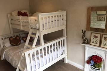 Log Cabin for 7 People in Burford, The Cotswolds, Photo 4
