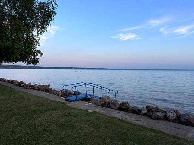 Three-Bedroom House in Balatonakarattya, Plattensee nordufer