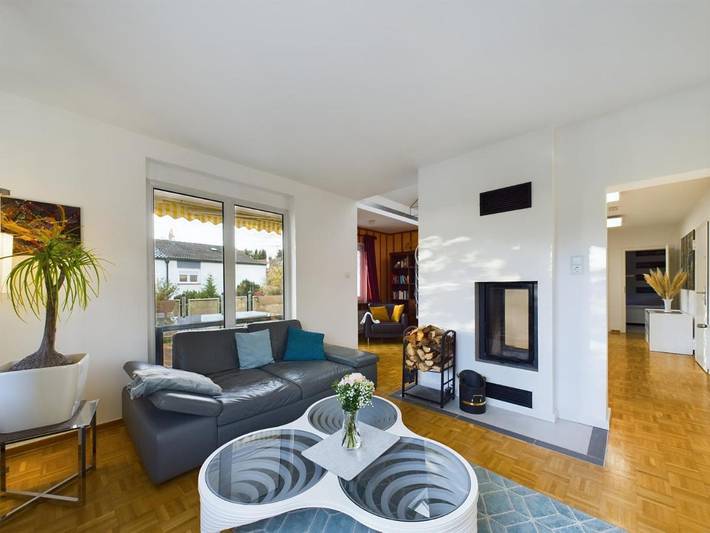 Ferienwohnung für 6 Personen, mit Balkon und Terrasse sowie Ausblick in Langenfeld (Rheinland)