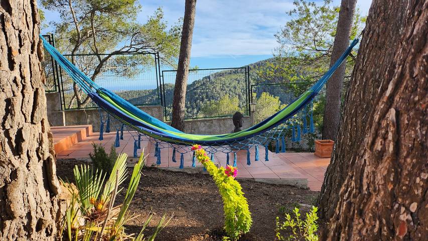 Villa 'Bohemia' avec vue sur la mer, piscine privée et Wi-Fi in Olivella, Garraf