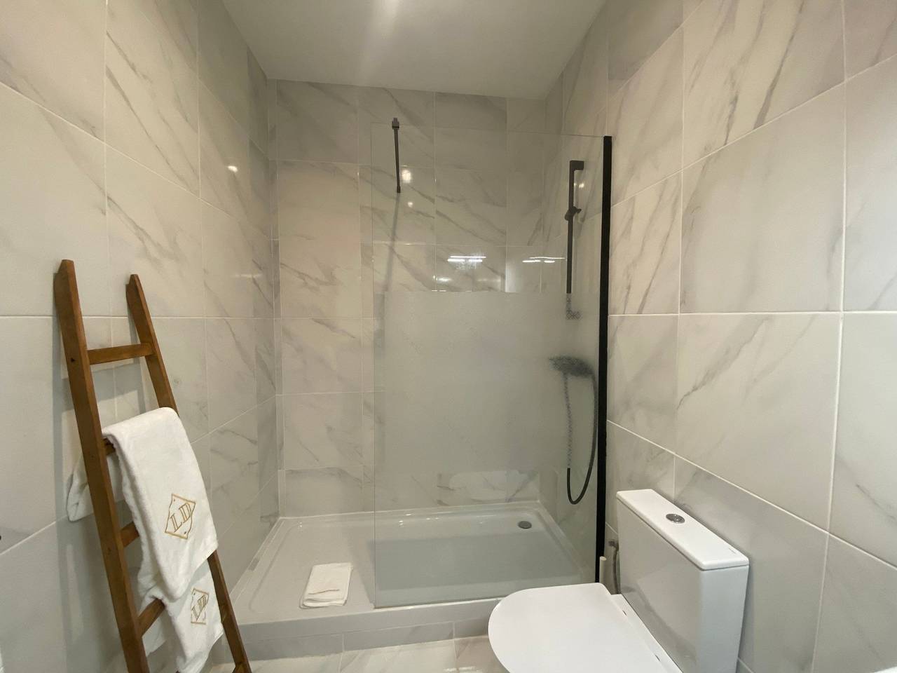 Entire studio, 1C Spacious Studio Near Gulbenkian by Ldapartments in Lisbon, Costa de Lisboa