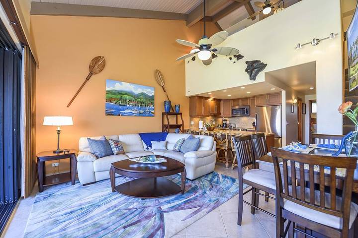 Beach rental for 6 people, with yard and balcony as well as hot tub and pool on Maui