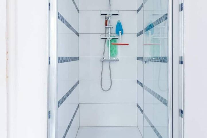 Ganze Wohnung, Komfortable Ferienwohnung in Paulinzella mit Großem Garten in Königsee-Rottenbach, Ostthüringen