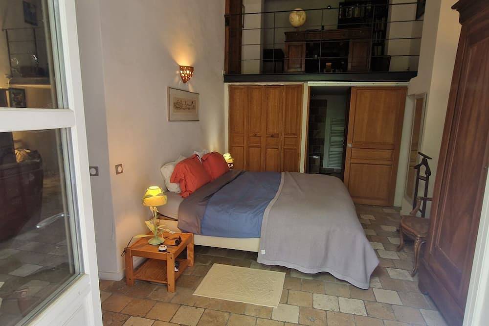 Appartement entier, Le Jardin secret , appartement unique et calme en plein centre ville avec jardin in Aix-en-Provence, Côte méditerranéenne (France)