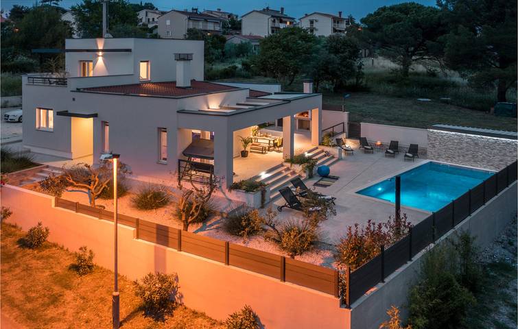 Ferienhaus für 7 Personen, mit Terrasse und Garten in Pula - 4