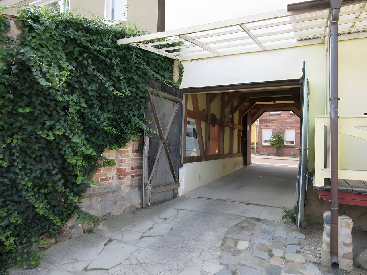 Ganze Wohnung, Apartment 'Fewo Möwe' mit gemeinsamer Terrasse, Garten und Wlan in Röbel, Müritz