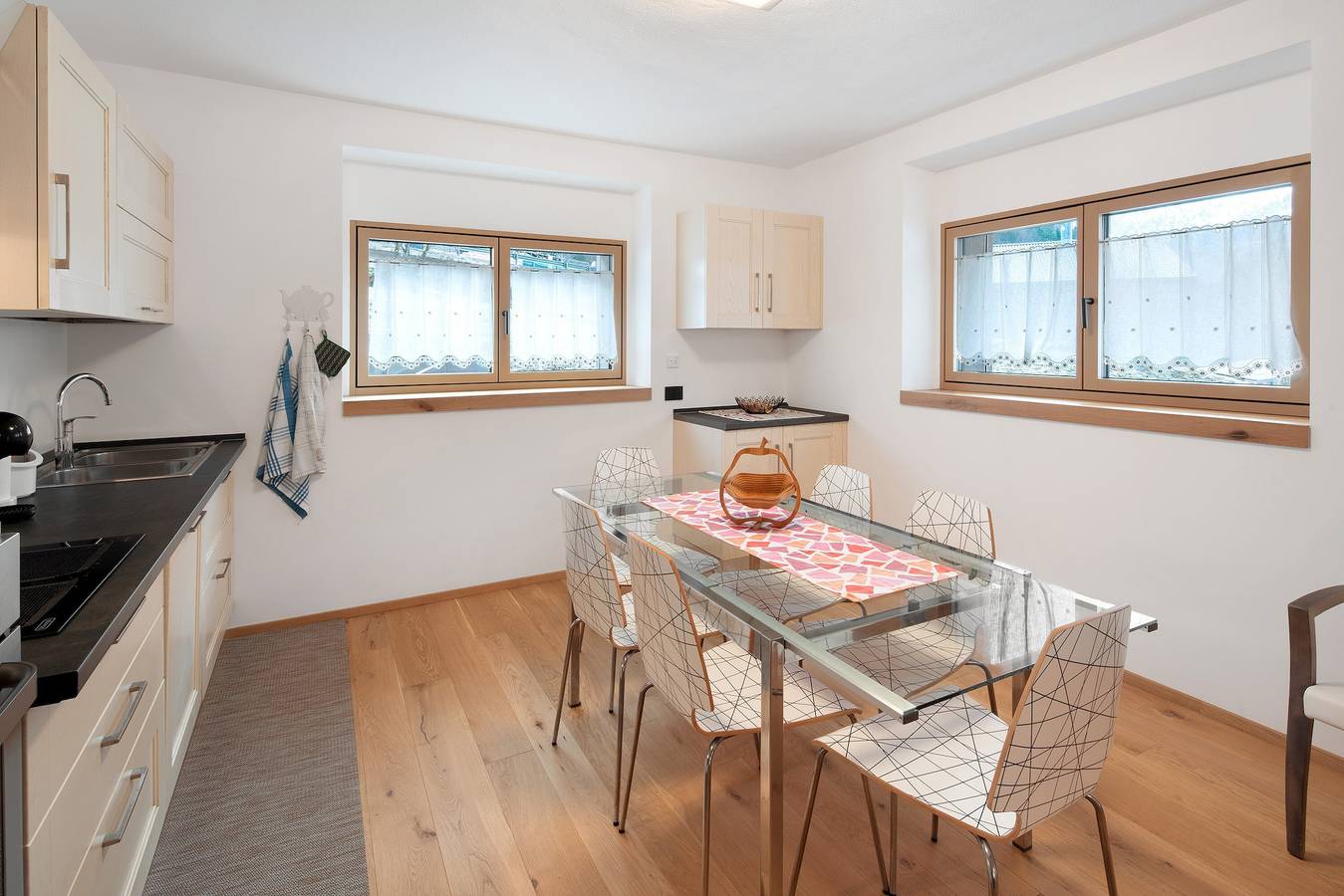 Ganze Wohnung, Ferienwohnung 'Appartamento Rododendro' mit Bergblick, privater Terrasse und Wi-Fi in Civetta, San Tomaso Agordino