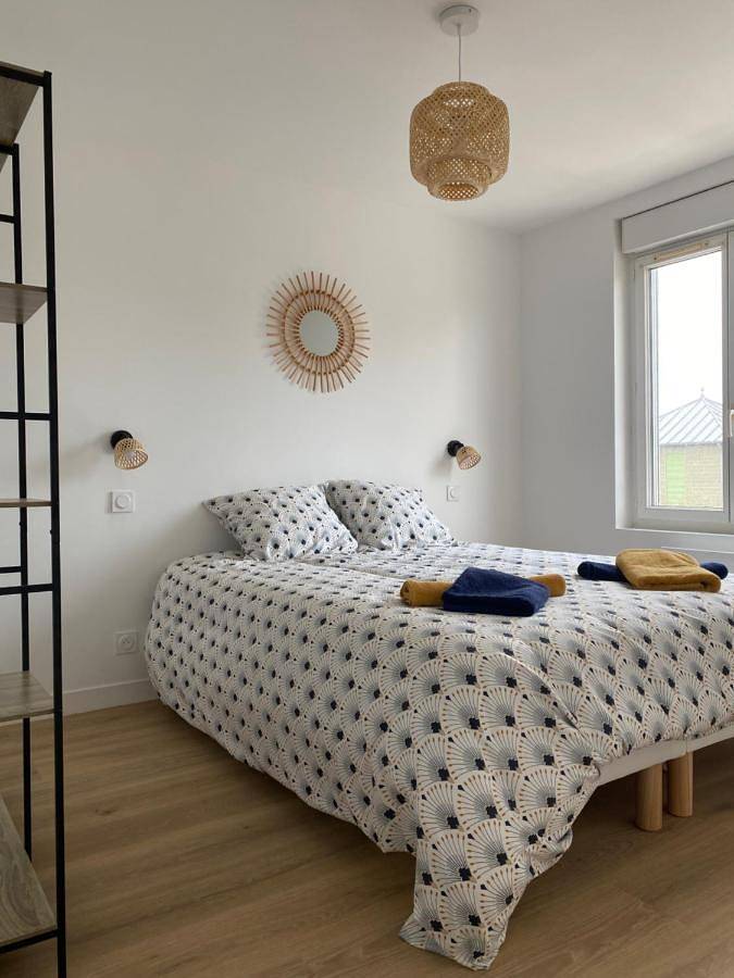 Gîte pour 4 personnes, avec terrasse dans Saint-Martin de Bréhal - 3