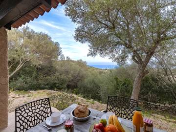 Gîte pour 4 personnes, avec jardin et terrasse, animaux acceptés à Bonifacio