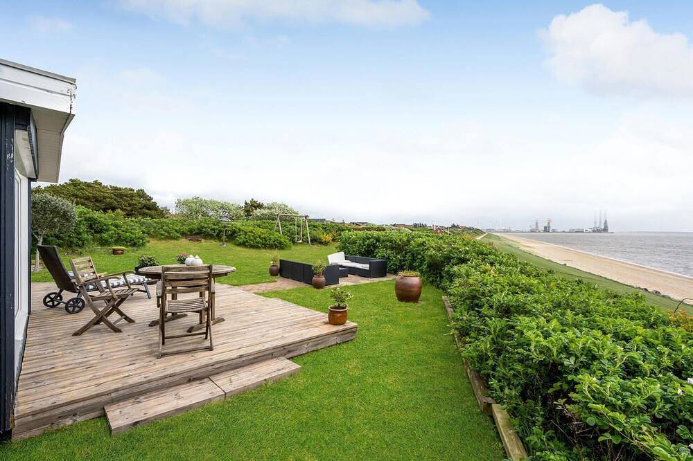 Schönes Haus in Esbjerg V mit Meerblick in Sædding, Esbjerg