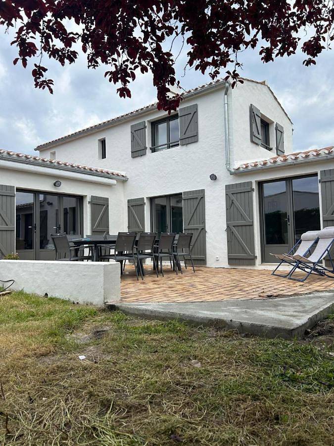 Location de vacances pour 15 personnes, avec Terrasse et Jardin dans Plage des Sableaux
