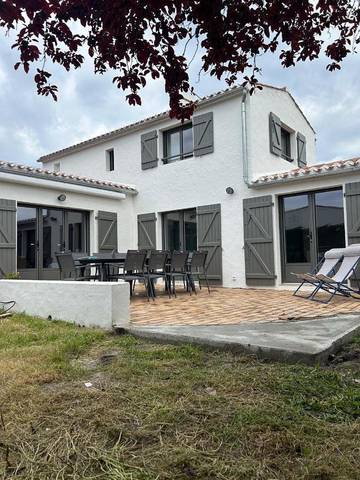 Gîte pour 15 personnes, avec jardin et terrasse dans Plage des Sableaux