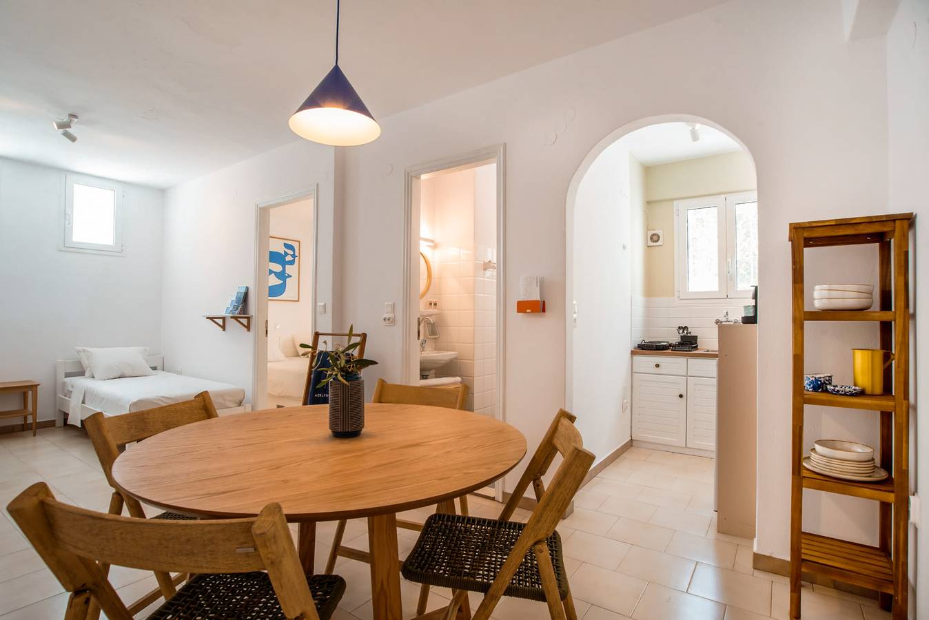 Entire studio, Studio Apartment '2' with Private Terrace, Wi-Fi and Air Conditioning in Parikiá, Paros