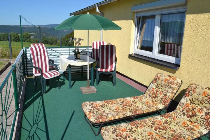 Ferienwohnung für 3 Personen, mit Terrasse und Garten sowie Ausblick in Schwarzatal - 2