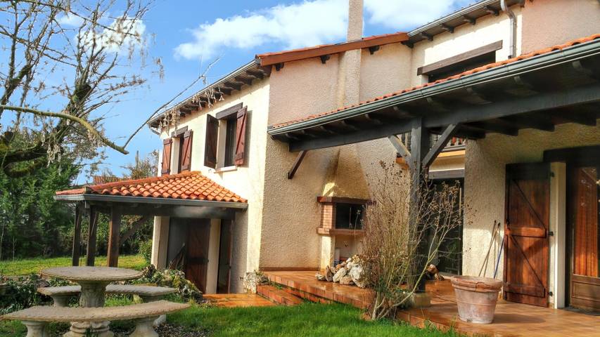 Location de vacances pour 14 personnes, avec jardin ainsi que piscine et vue sur le lac à Montricoux - 4