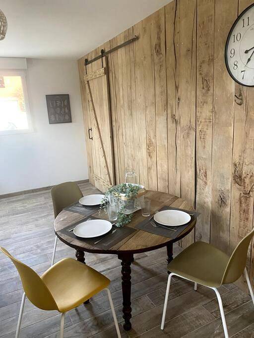 Location de vacances pour 6 personnes, avec jacuzzi et jardin à Saint-Martin-des-Pézerits - 3