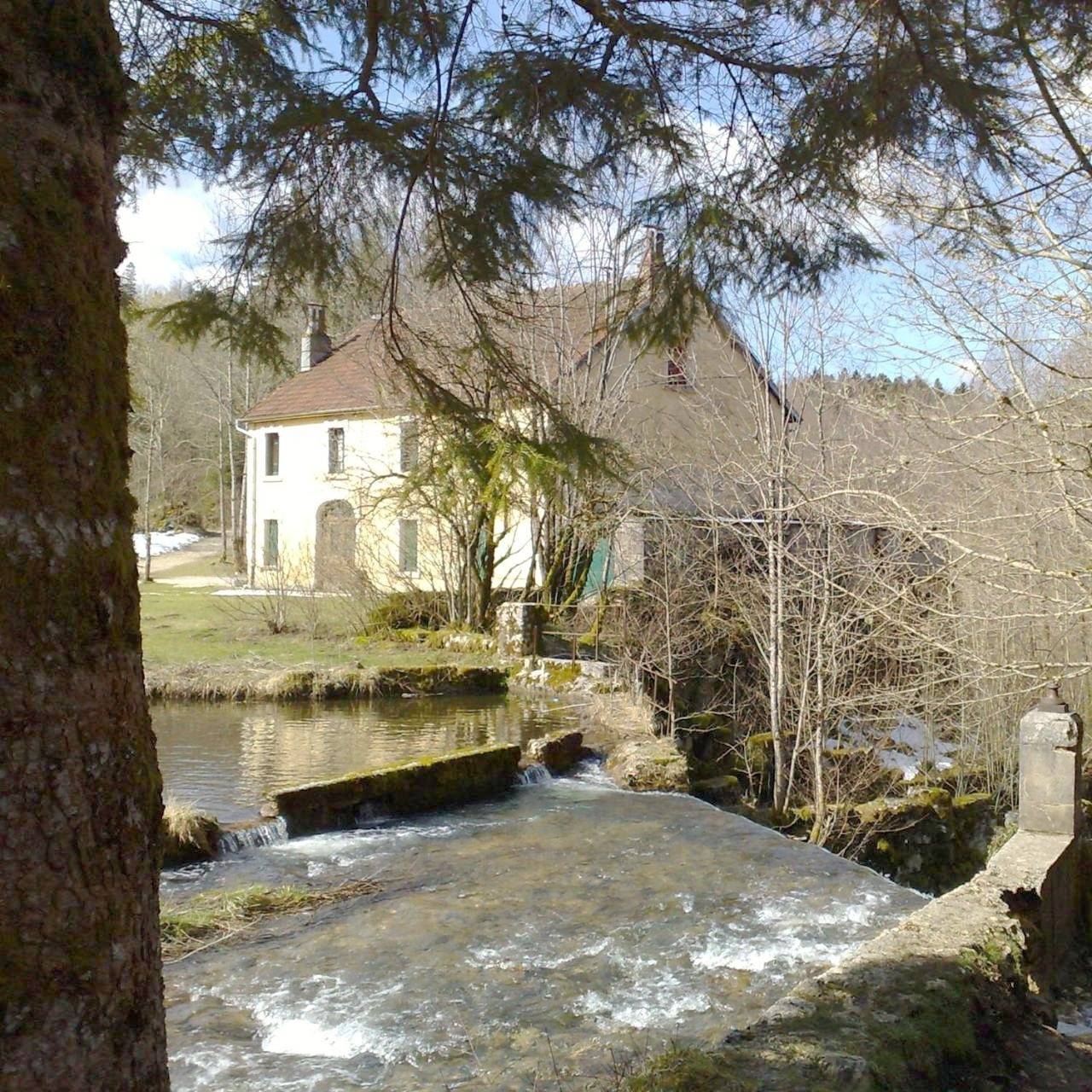 Au Moulin des Fées - Maison d'hôtes Cascades du Hérisson in Bonlieu, Jura Francais