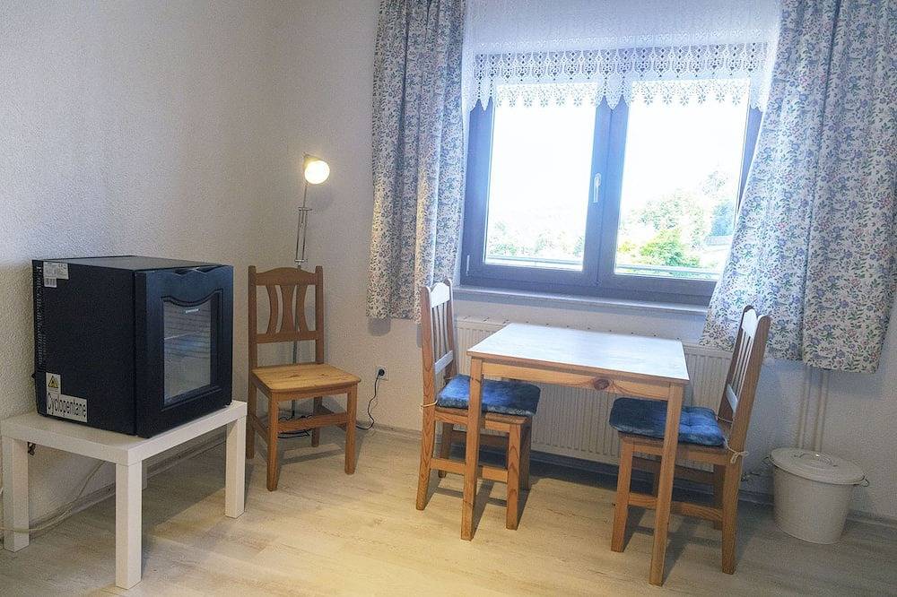 Ganze Wohnung, Einzimmerappartement mit Miniküche und Balkon in Wald-Michelbach, Bergstraße