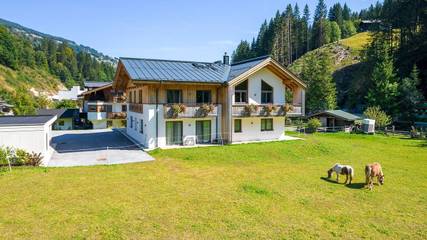 Chalet für 2 Personen, mit Sauna und Balkon in Saalbach