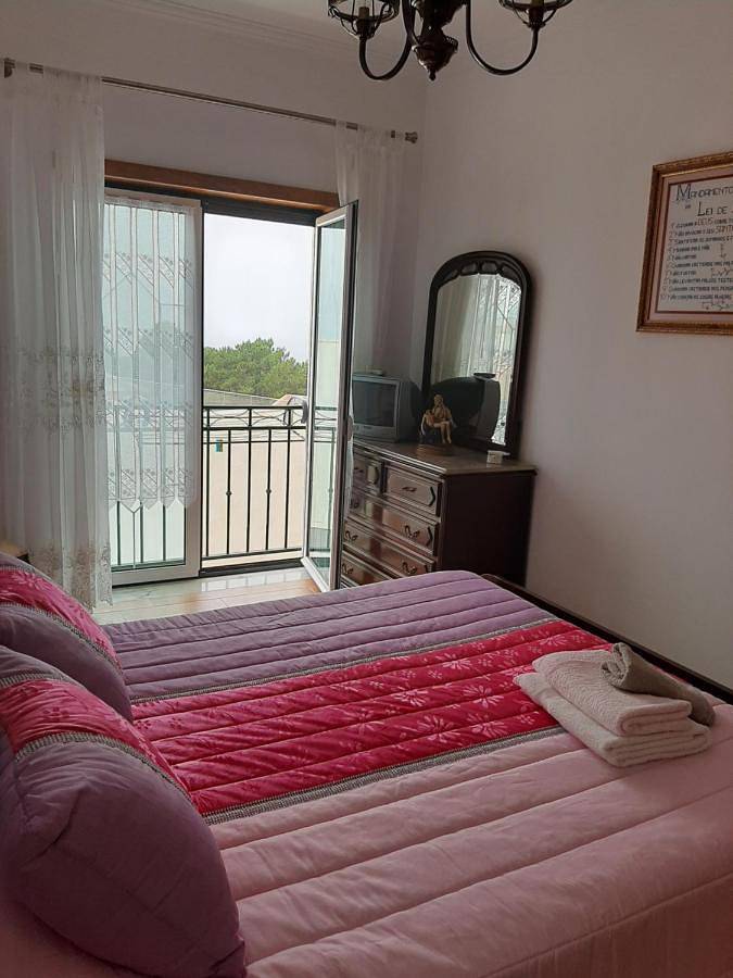 Maison d’hôte pour 3 personnes, avec vue ainsi que jardin et balcon à Nazaré - 4