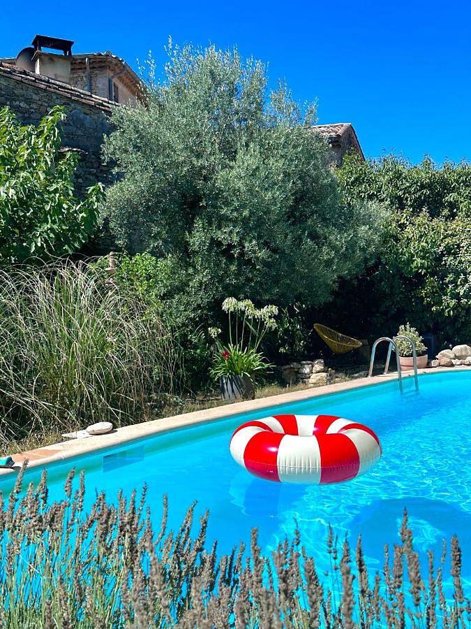 Gîte pour 2 personnes, avec Terrasse et Jardin ainsi que Piscine et Vue à Massillargues-Attuech
