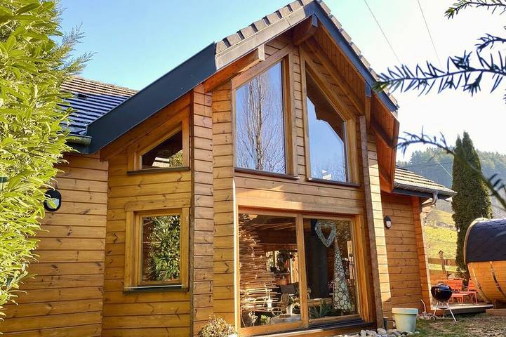 Location de vacances pour 12 personnes, avec jacuzzi et terrasse ainsi que jardin et sauna à Orbey