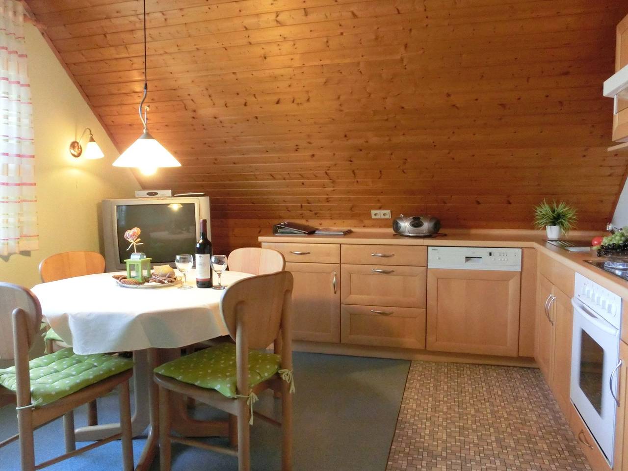 Ganze Wohnung, Ferienwohnung mit eigenem Garten in Nisterau in Nisterau, Westerwald