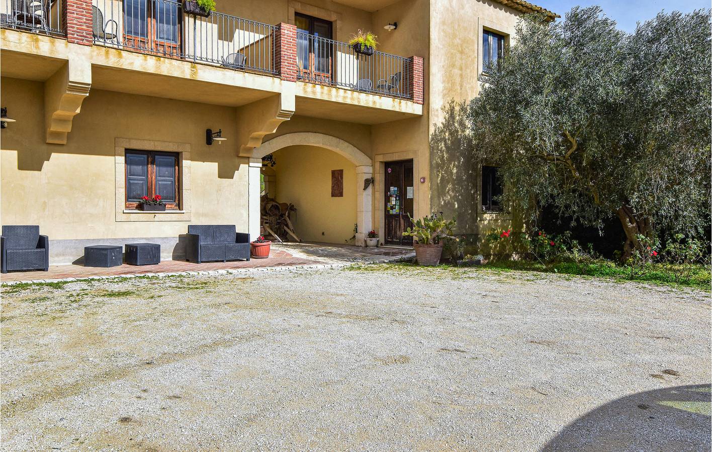 Junto a la piscina 1BR Apt w / congelador e Internet in Caltagirone region, Provincia de Catania