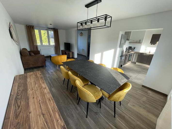 Location de vacances pour 10 personnes, avec Terrasse ainsi que Jardin et Vue à Haybes