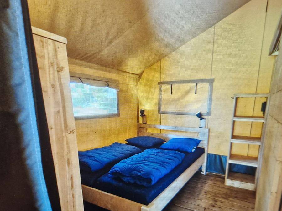 Camping Ushuaïa Village Les Cruses - Tente 4 personnes - Tente lodge 25m² in Ribes, Parc naturel régional des Monts d'Ardèche