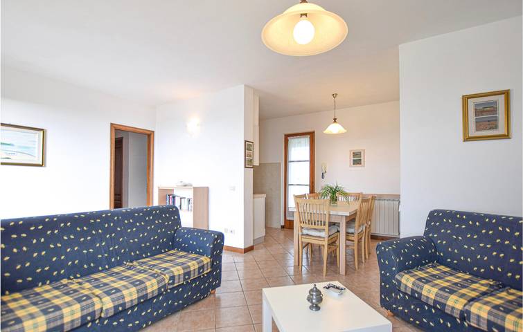 Pool-Apartment mit Meerblick, Parkplatz und Internet in Massarosa, Italienische Riviera