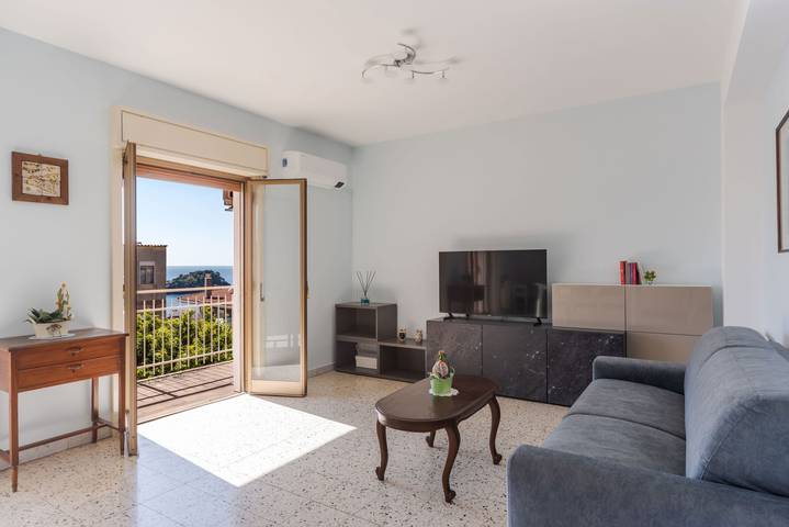 Gîte pour 6 personnes, avec balcon à Aci Castello - 2