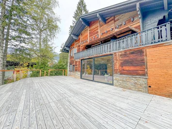 Gîte pour 13 personnes, avec vue et jardin à Icogne