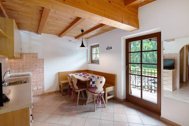 Ferienwohnung für 6 Personen, mit Balkon in den Dolomiten - 2