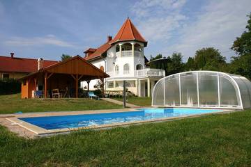 Villa für 8 Personen, mit Balkon und Garten am Balaton