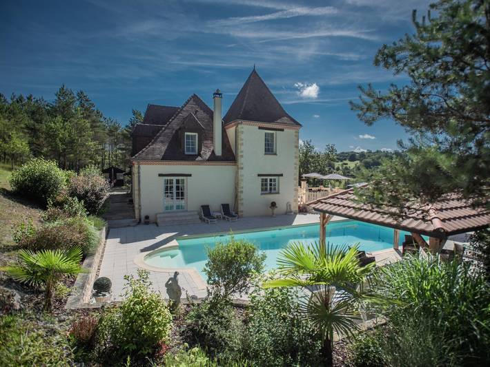 Location de vacances pour 15 personnes, avec piscine ainsi que terrasse et balcon/terrasse, animaux acceptés à Monplaisant