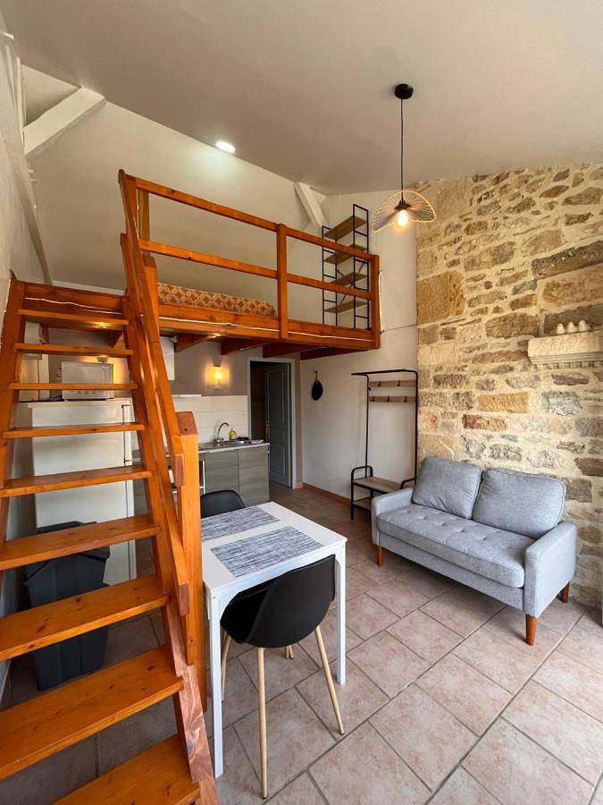 Location de vacances pour 2 personnes, avec piscine et jardin à Vire-sur-Lot - 2