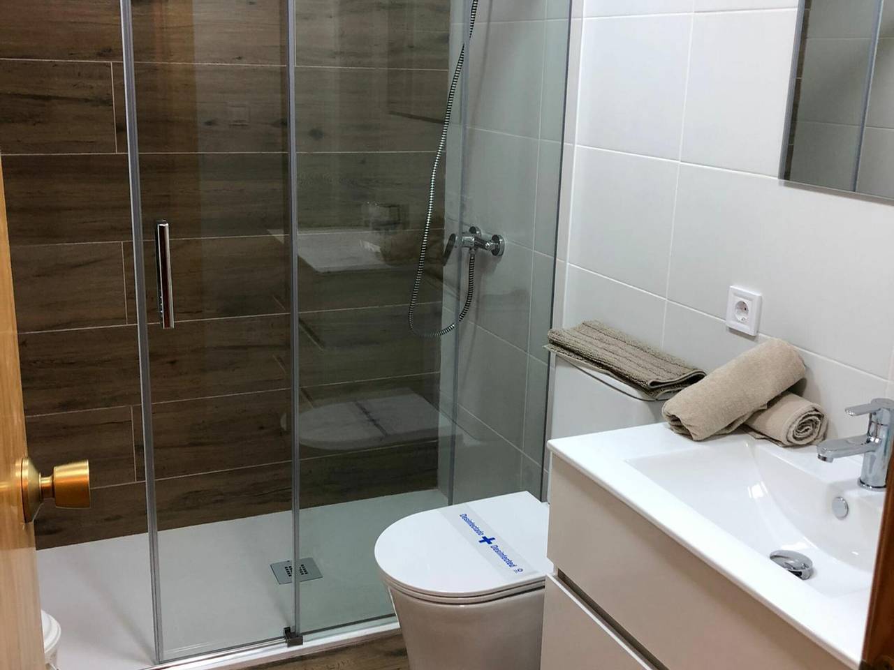 Appartement entier, Charmant Penthouse avec Piscine et Parking à Jaca in Jaca, Pyrénées Aragonaises