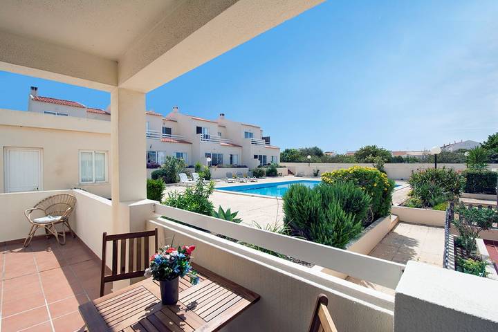 Apartamento de férias para 3 pessoas, com Terraço e Jardim e ainda Piscina em Sagres