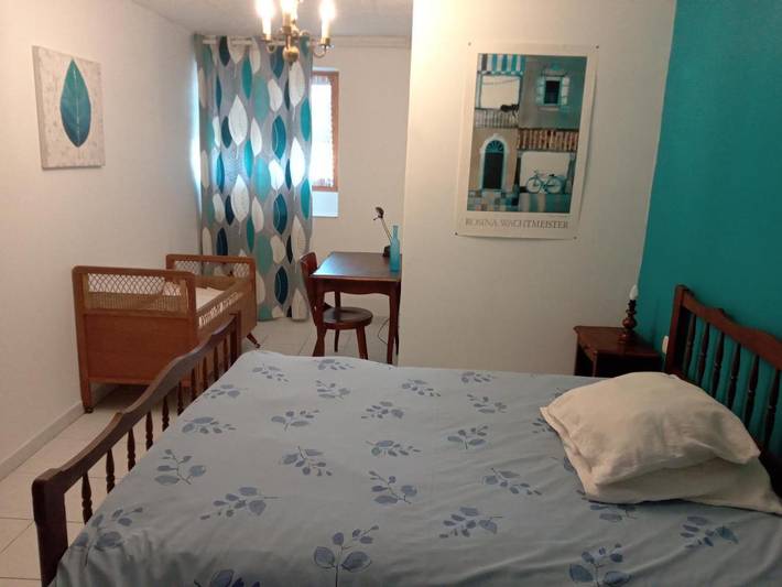 Location de vacances pour 9 personnes, avec piscine et bassin pour enfant ainsi que jardin et vue à Saint-Laurent-Lolmie - 4