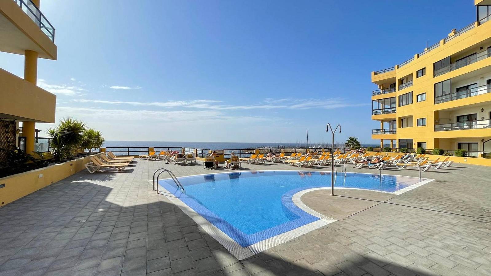 Entire apartment, Vacation Apartment 'Ocean Golf San Miguel' with Sea View, Shared Pool and Wi-Fi in Las Adelfas, San Miguel de Abona