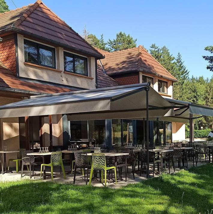 Hôtel pour 2 personnes, avec jardin et vue, animaux acceptés à Anglards-de-Saint-Flour