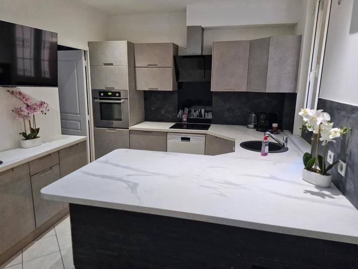 Gîte pour 5 personnes, avec terrasse dans Gare De Nice Riquier