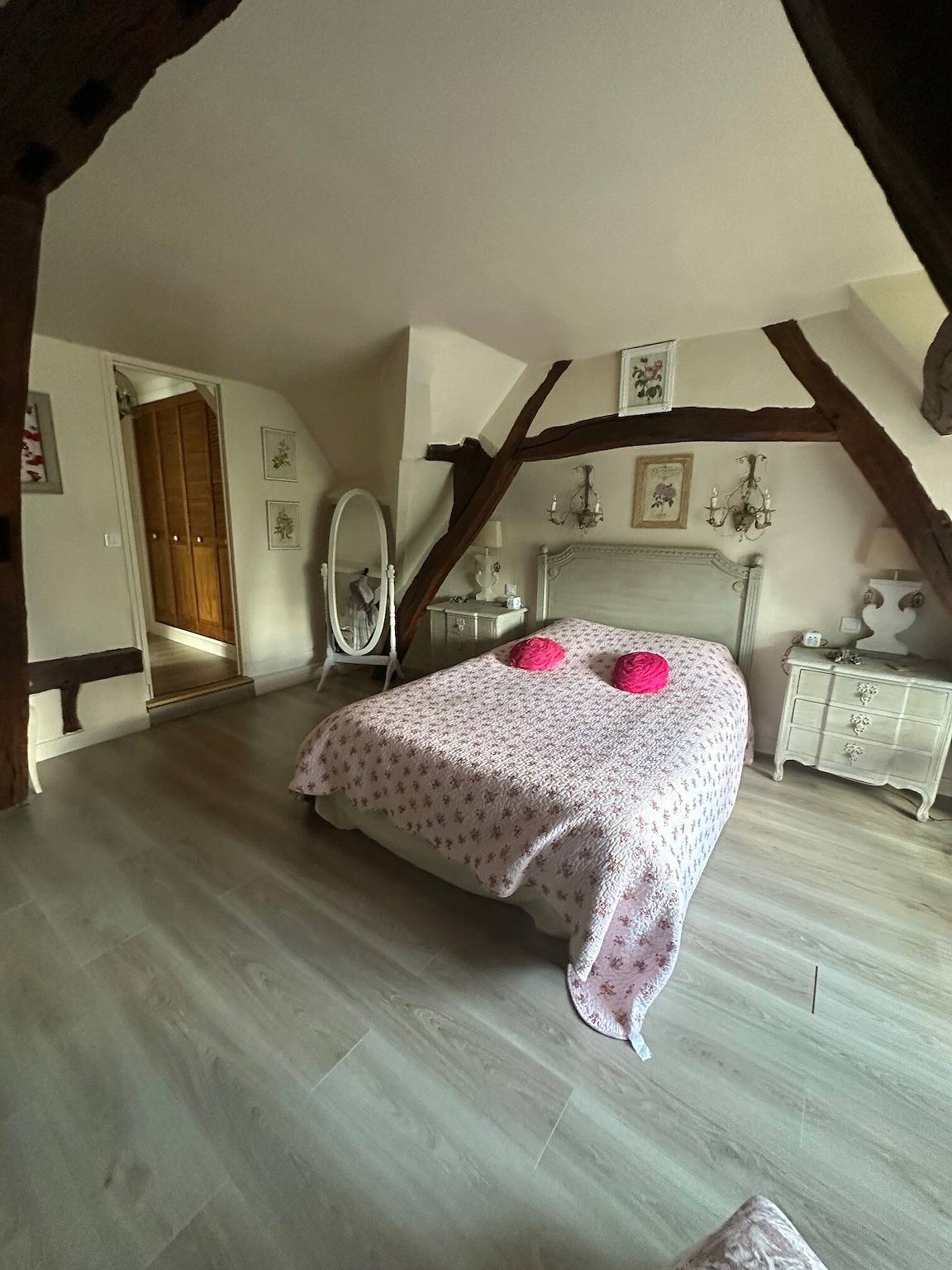 Chambre d'hôtes 'English Roses' avec piscine privée, jardin partagé et Wi-Fi in Suzay, Région de Les Andelys