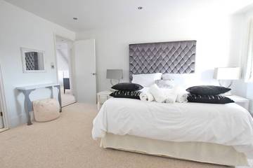 Beach House for 12 People in New Romney, Kent, Photo 1