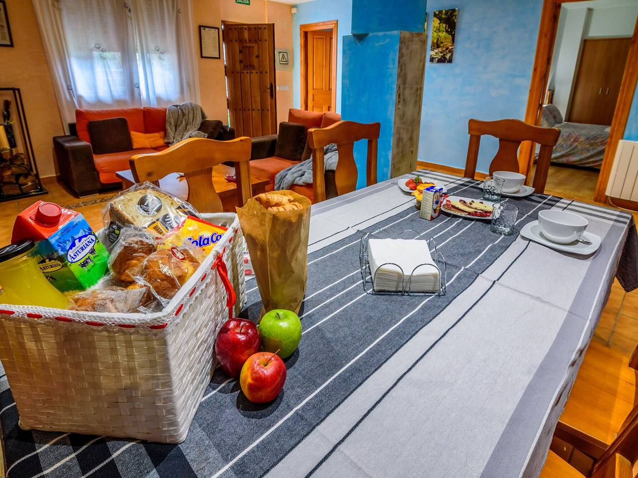 Geheel appartement, Rustiek toevluchtsoord aan de rivier in La Omañuela, Riello