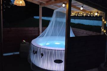 Gîte pour 4 personnes, avec jacuzzi ainsi que jardin et balcon dans Capvern les Bains