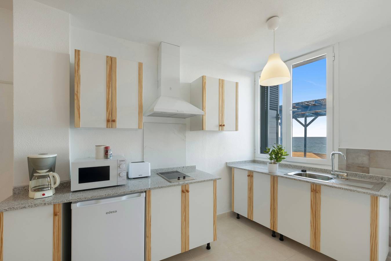 Apartamento entero, Apartamento 'La Bayana - 1' con vistas al mar, piscina compartida y Wi-Fi in Puerto Naos, Los Llanos de Aridane