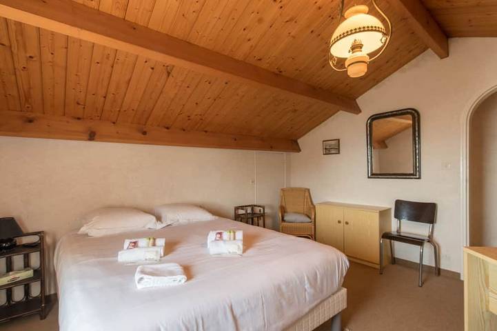 Location de vacances pour 10 personnes, avec terrasse et jardin dans Plage Du Port Meleu Prefailles - 4